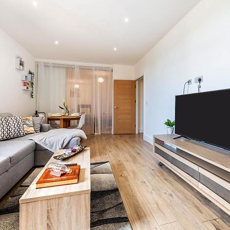 Mission Wave - Venture Apartment Staines-upon-Thames Ngoại thất bức ảnh