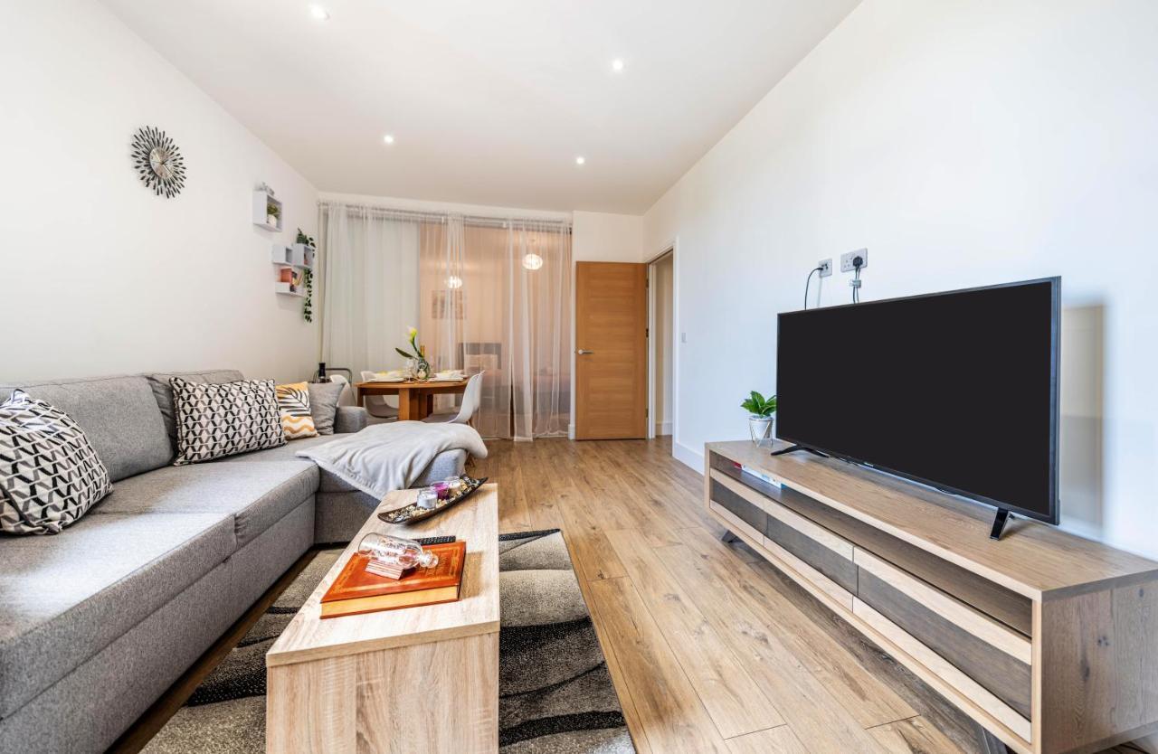 Mission Wave - Venture Apartment Staines-upon-Thames Ngoại thất bức ảnh