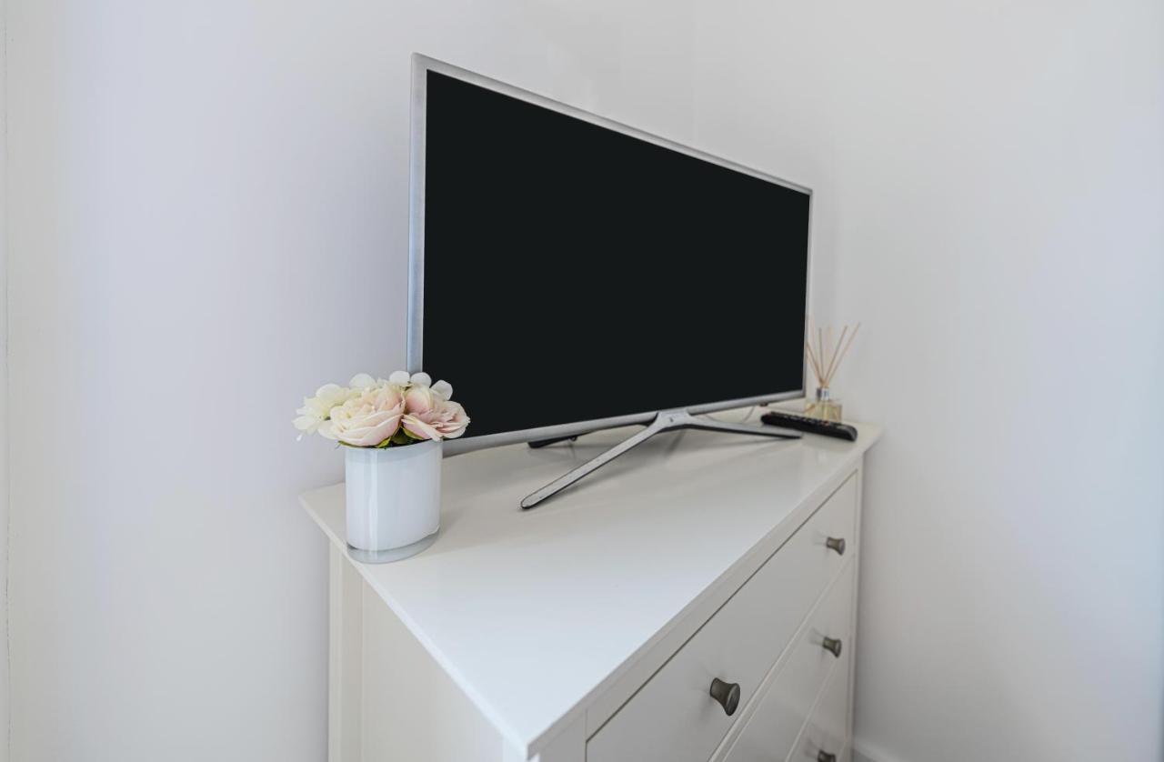 Mission Wave - Venture Apartment Staines-upon-Thames Ngoại thất bức ảnh