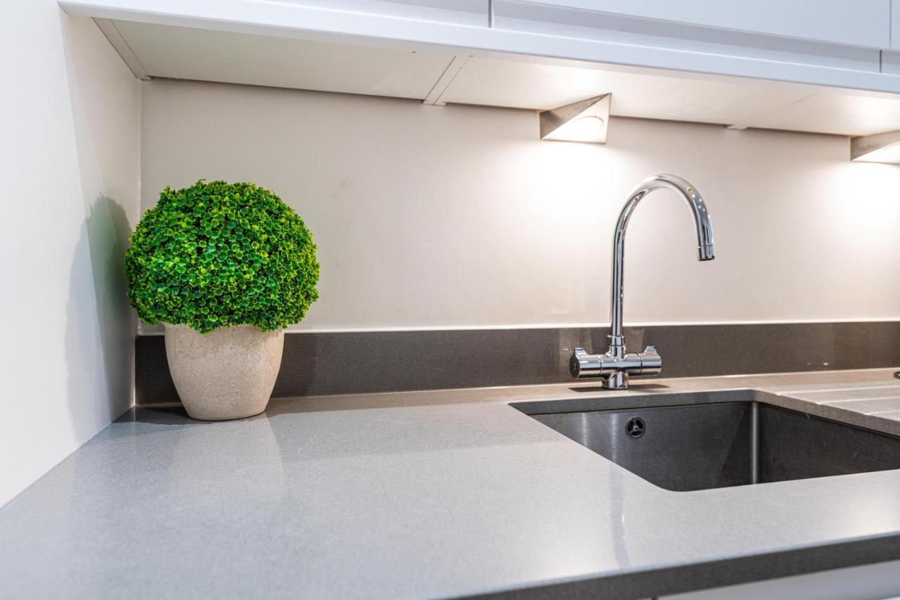 Mission Wave - Venture Apartment Staines-upon-Thames Ngoại thất bức ảnh