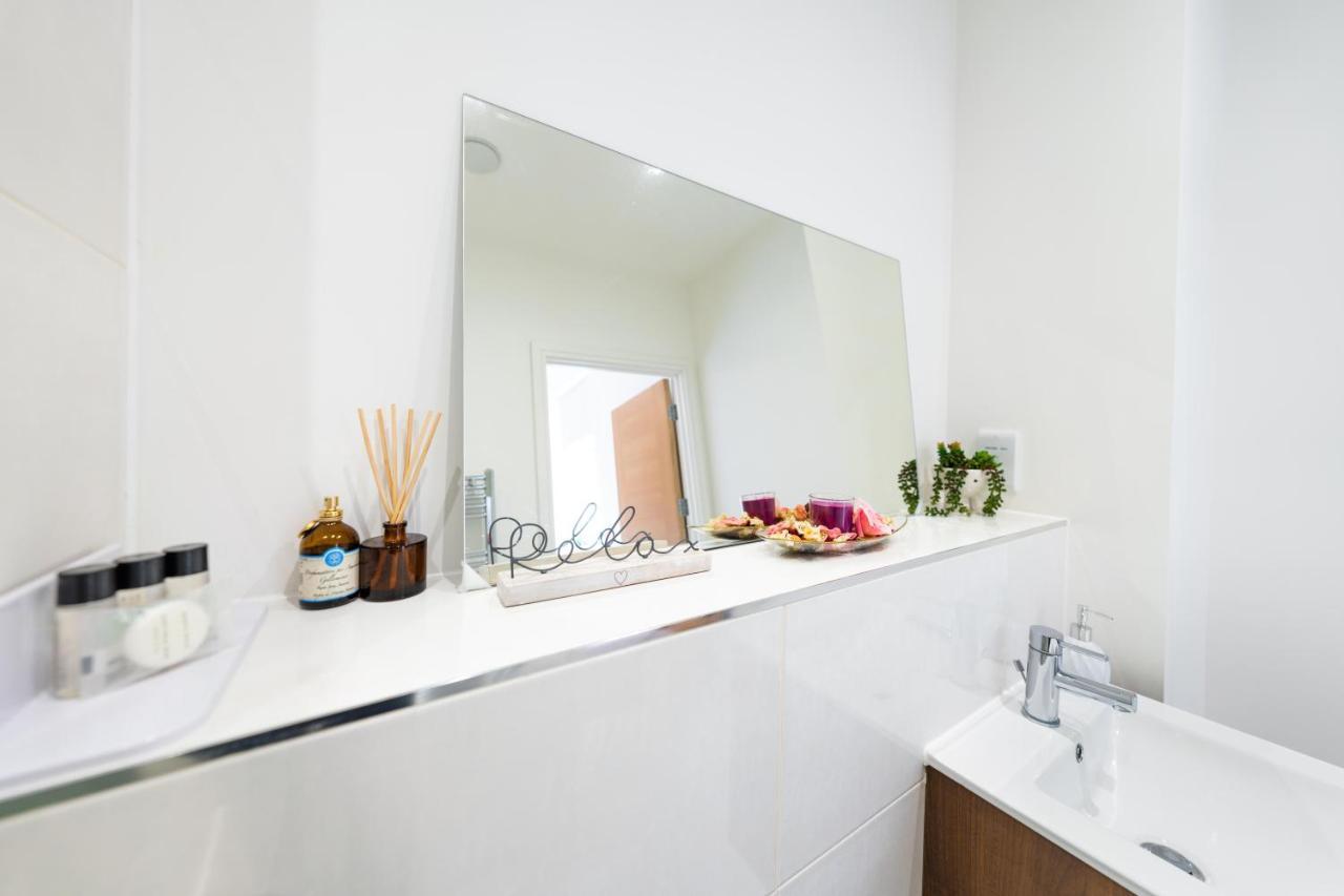 Mission Wave - Venture Apartment Staines-upon-Thames Ngoại thất bức ảnh