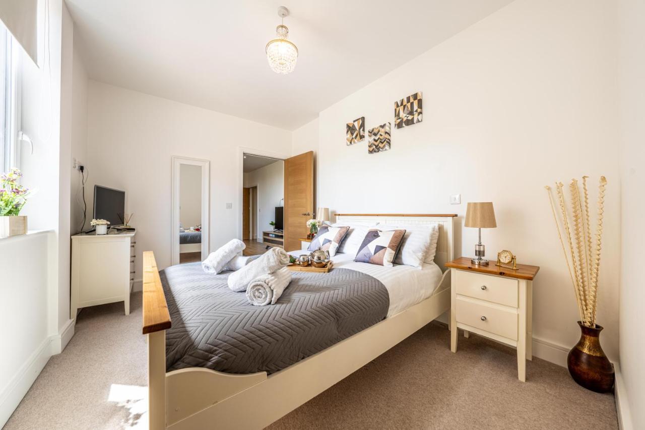 Mission Wave - Venture Apartment Staines-upon-Thames Ngoại thất bức ảnh