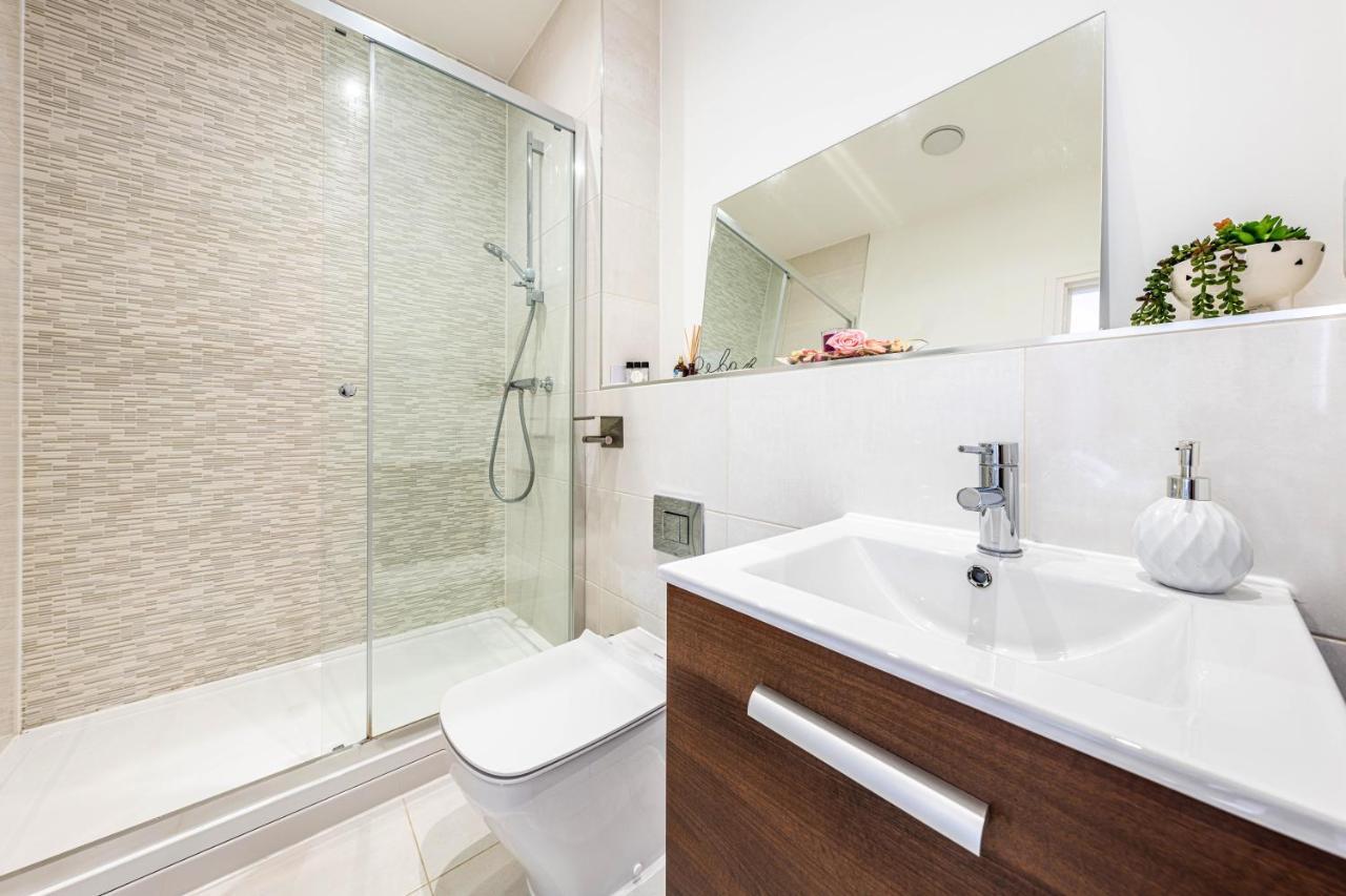Mission Wave - Venture Apartment Staines-upon-Thames Ngoại thất bức ảnh